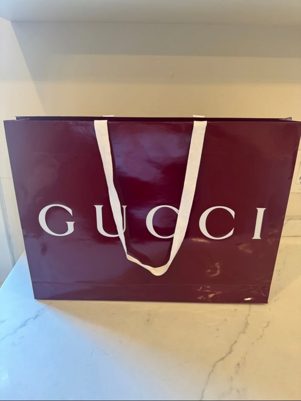 Gucci Glossy Wine Red Logo shopping Bag 19x15x2